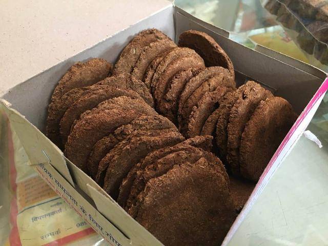 原创牛屎对印度人而言简直万用!