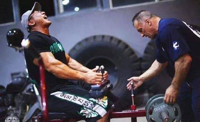 原创如何看待健美用药鹿晨辉要尊重个人选择