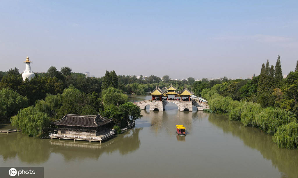 江苏扬州瘦西湖,初秋美景醉游人