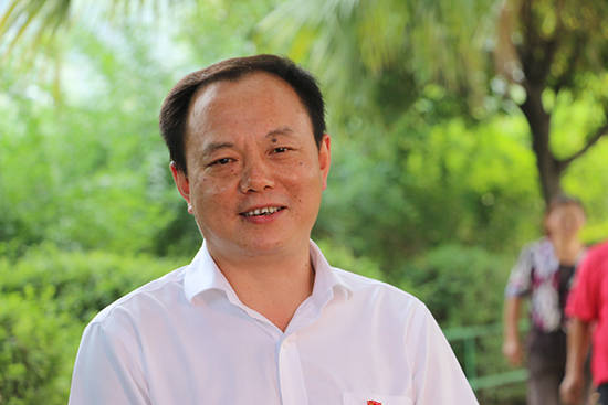 经基层推荐,材料评分,网络投票,现场展示,部门会审等环节,成都市新津