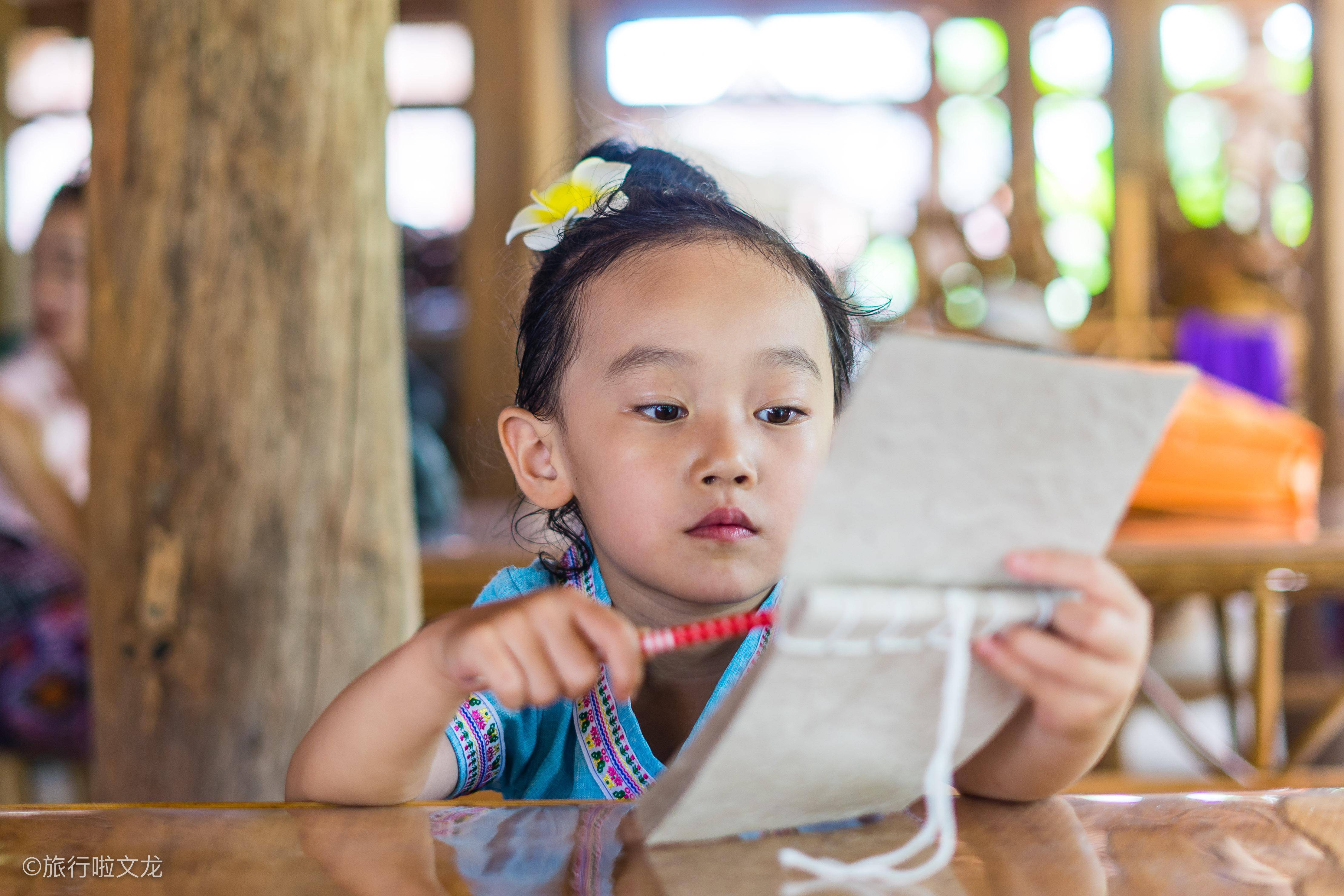 参观1400年历史古佛寺抄写佛教熊猫贝叶经精彩傣族园
