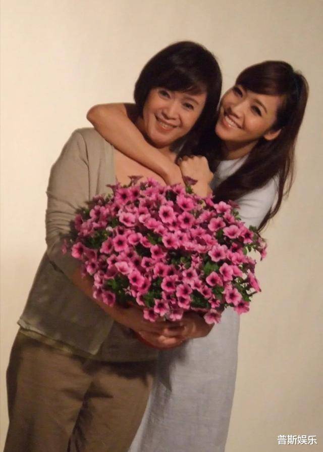 侯世宏原配:丈夫与侯佩岑母亲生私生女,她斗败小三比蔡贵照彪悍