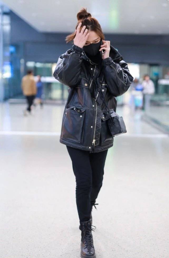 陈乔恩腿长的秘诀,就是把马丁靴和裤子"融为一体",长见识了!_显得