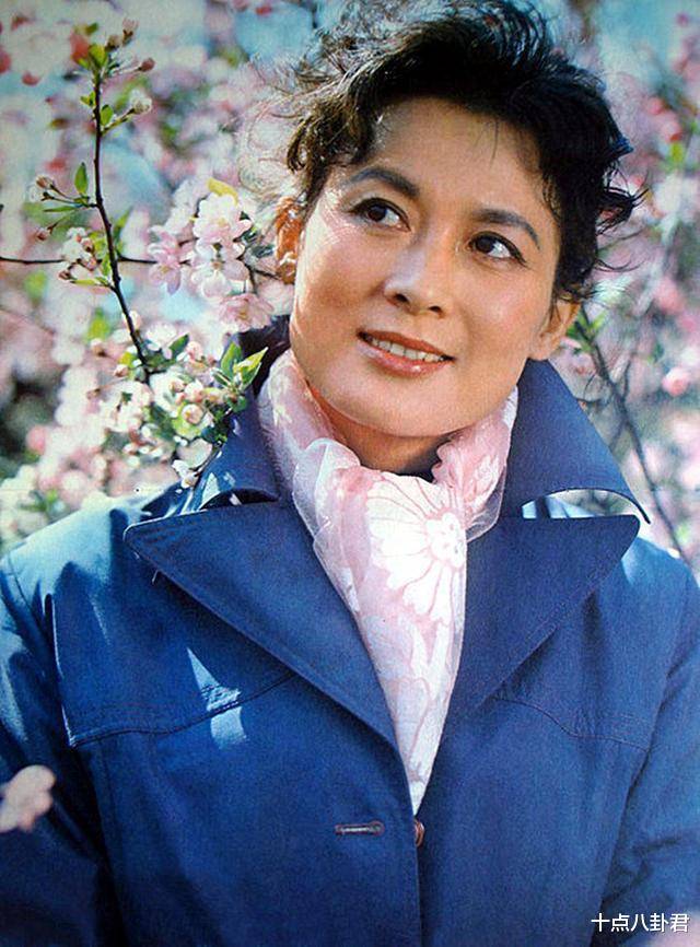 《保密局的枪声》女主角向梅:42岁才走红,83岁依然美丽优雅