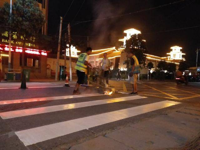 荥阳市汜水镇对镇区东关安澜门路段道路交通标识标线重新施划