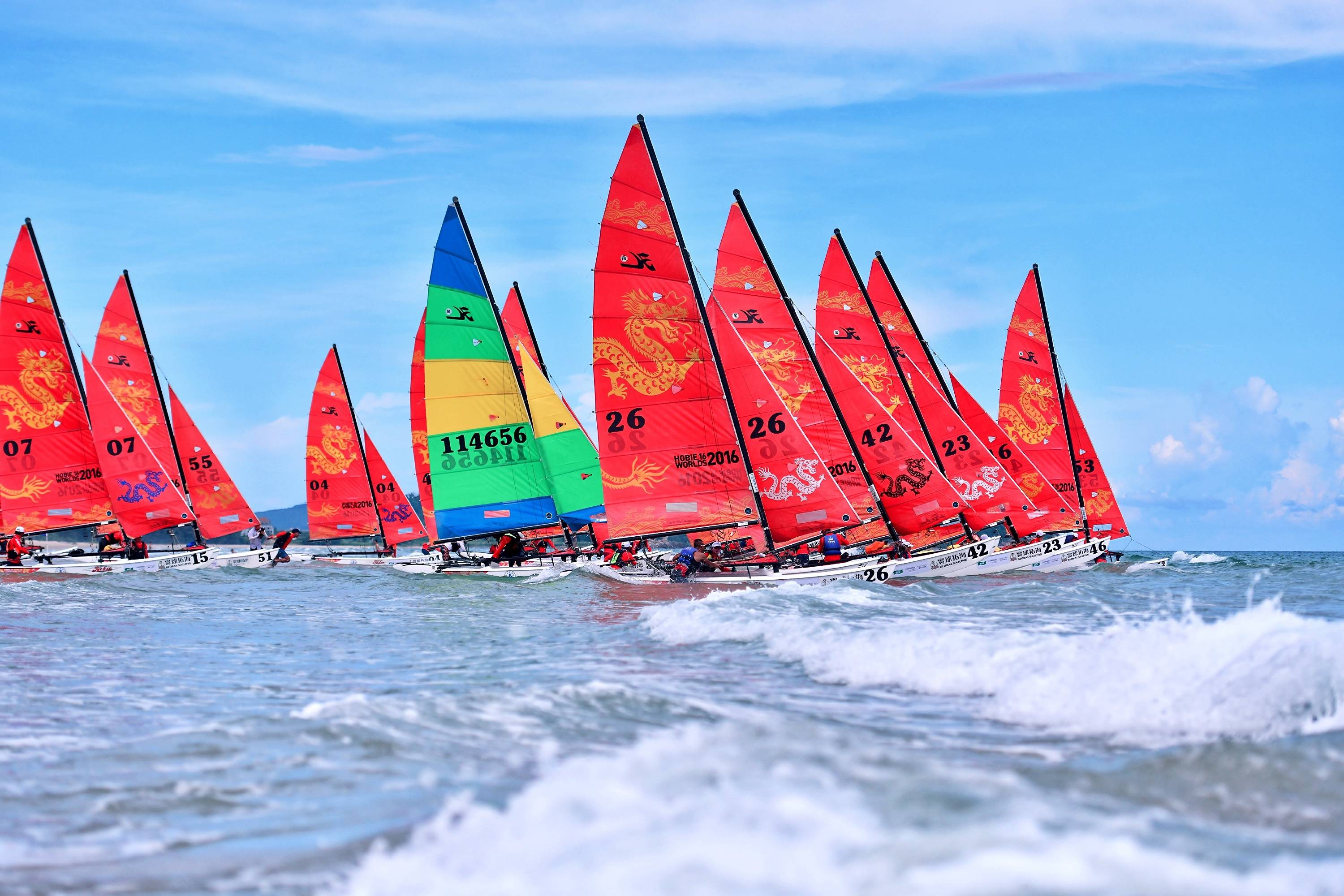 2020万宁首届hobie16帆船环岛挑战赛在石梅湾盛大开赛