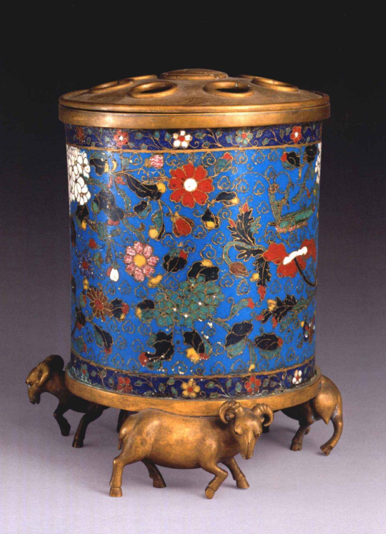 中国珐琅艺术故宫珍藏宝物所见唯一具嘉靖年款的掐丝珐琅器