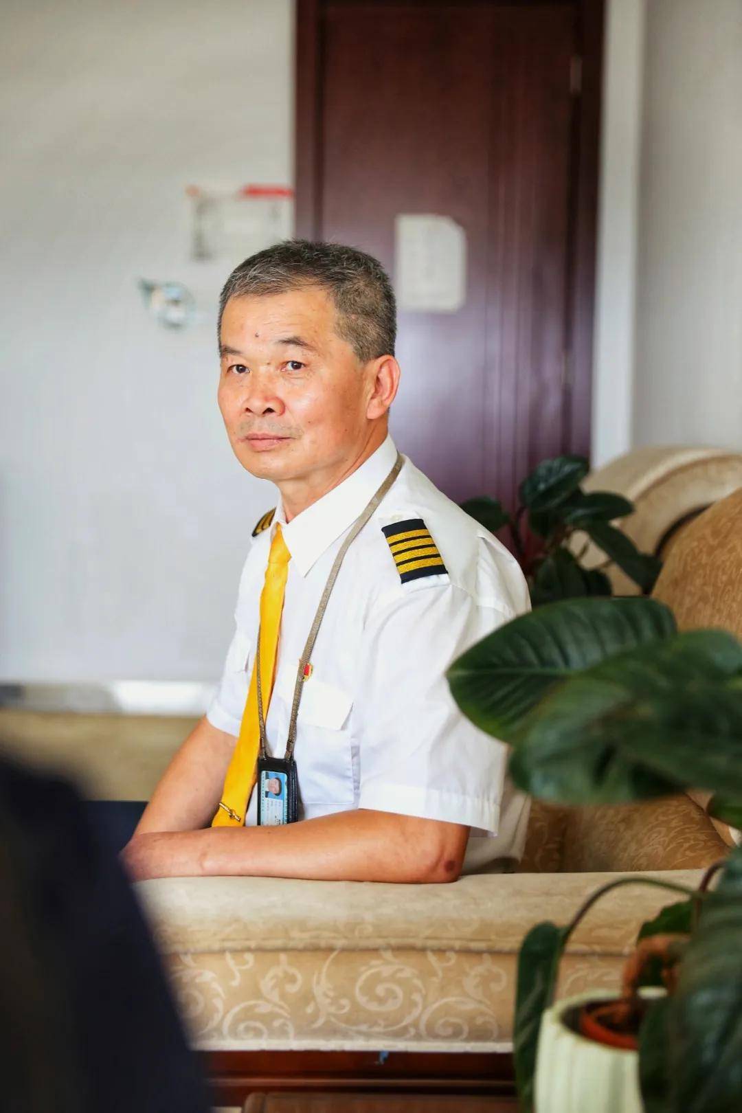 从禁毒大队长到民航机长