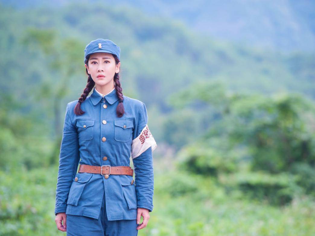 誓盟热播唐妤萌演绎柔软不柔弱的英勇女性