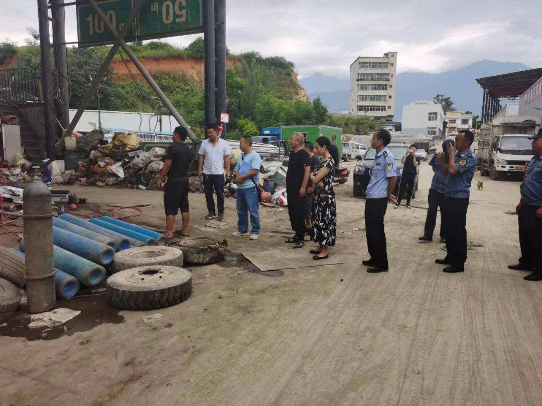 德昌县开展严厉打击涉废铅蓄电池环境违法犯罪行为专项行动