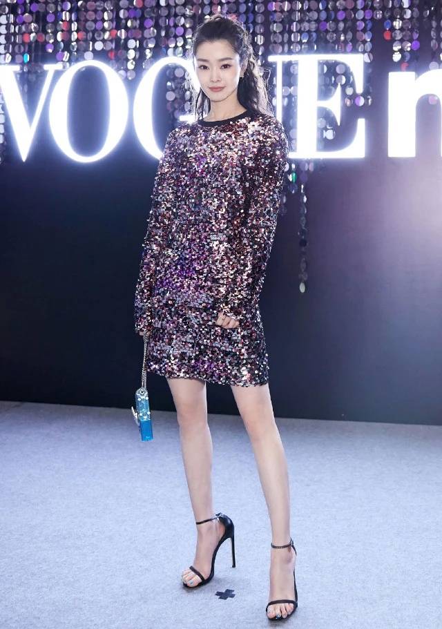 宋轶太厉害了吧?中学生想压箱底的"校服",她穿上美出校花范