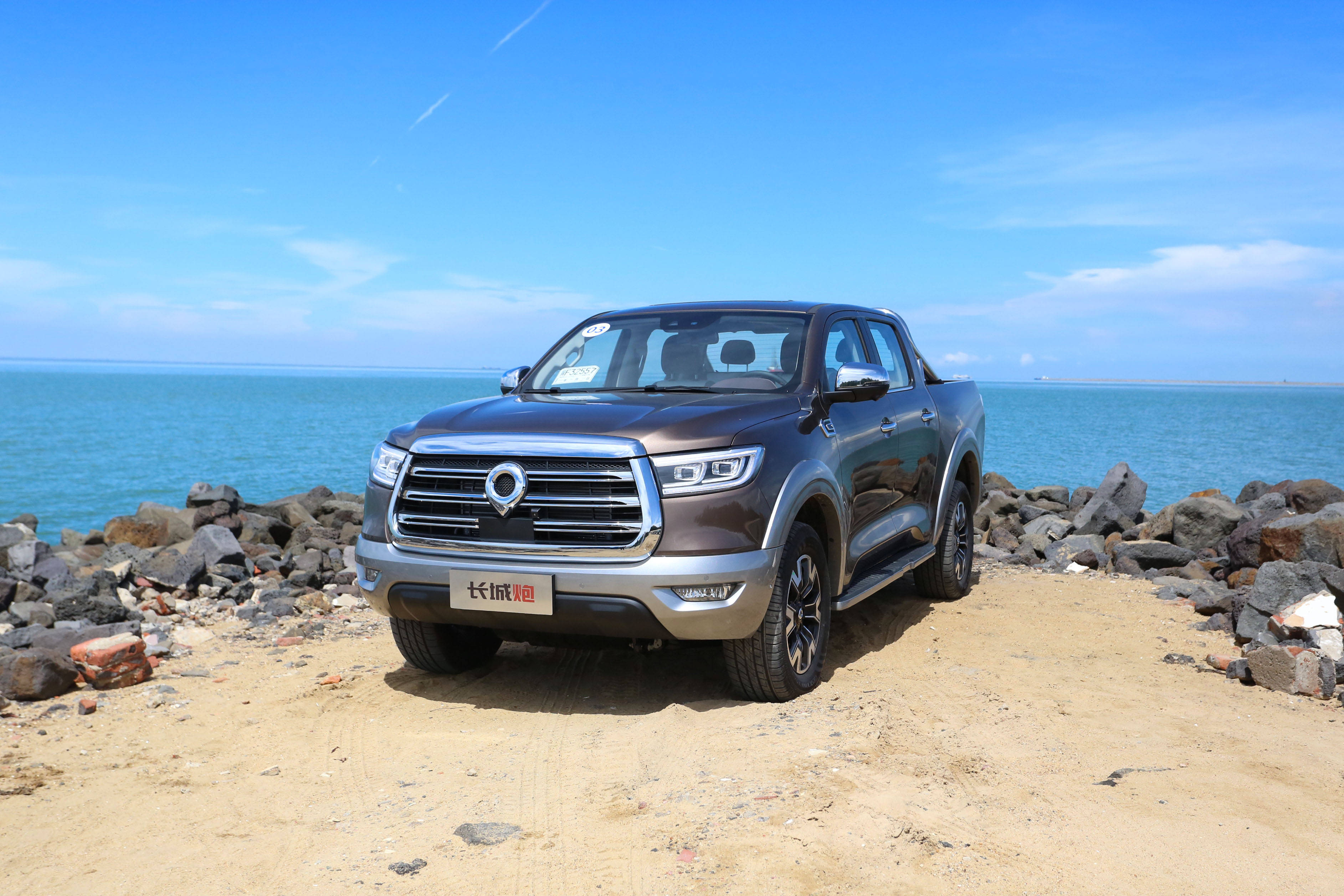 宝岛试驾长城柴油炮国六柴油最强扭矩爬坡给力拉货强