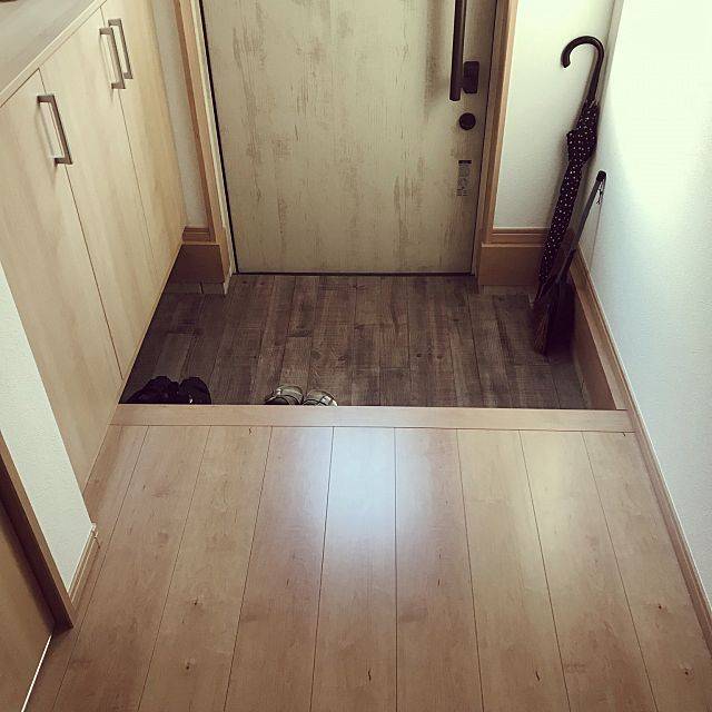 日本的装修风格对玄关比较看重,而玄关要满足的功能也十分多.