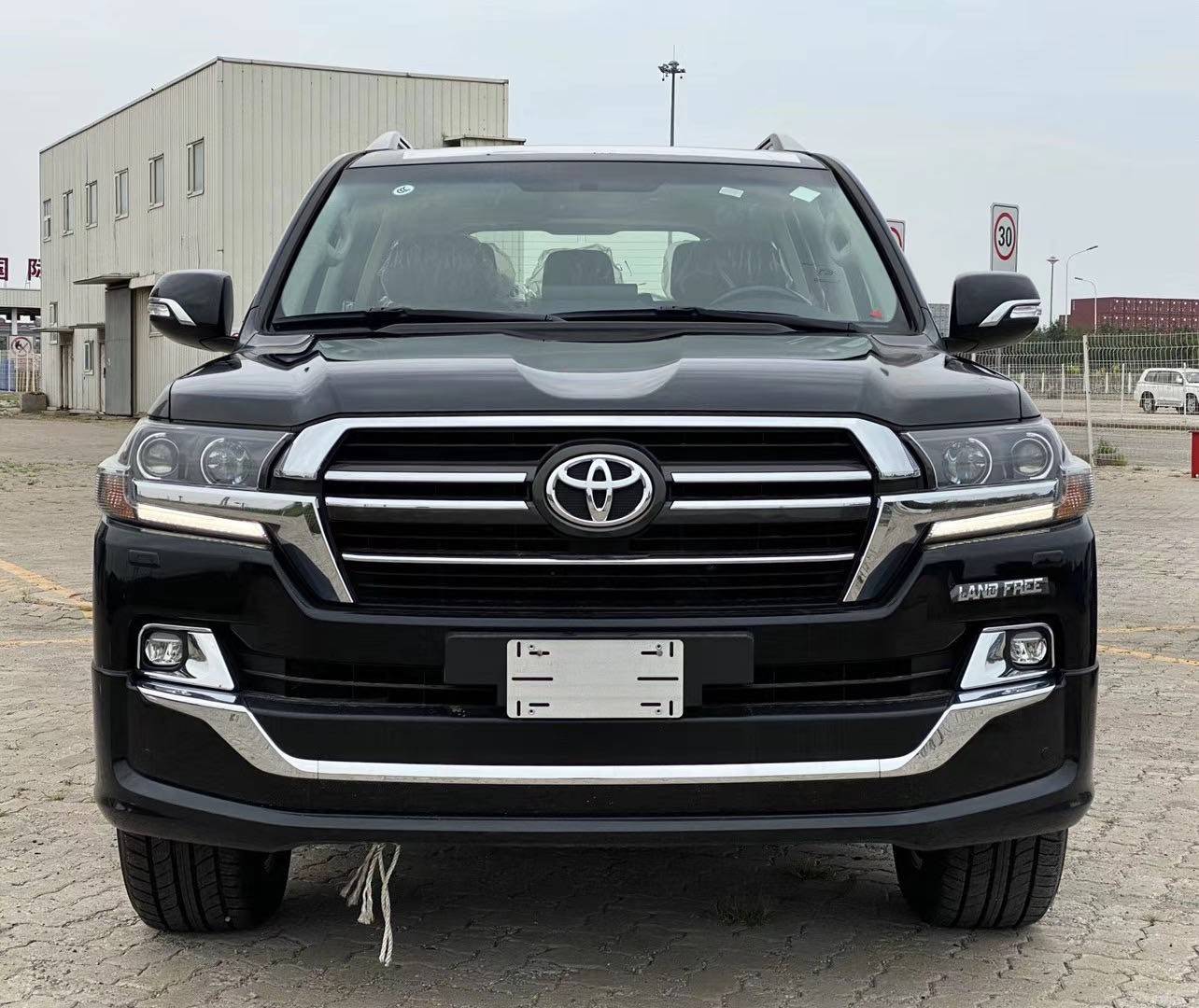 2020款丰田酷路泽4600 强大越野高品质性能