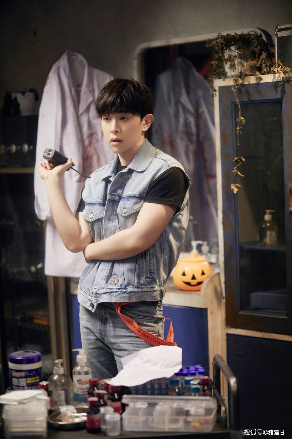 郭麒麟循序渐进破谜题,何炅温柔贴心顾全场,刘昊然力砸雕塑寻线索