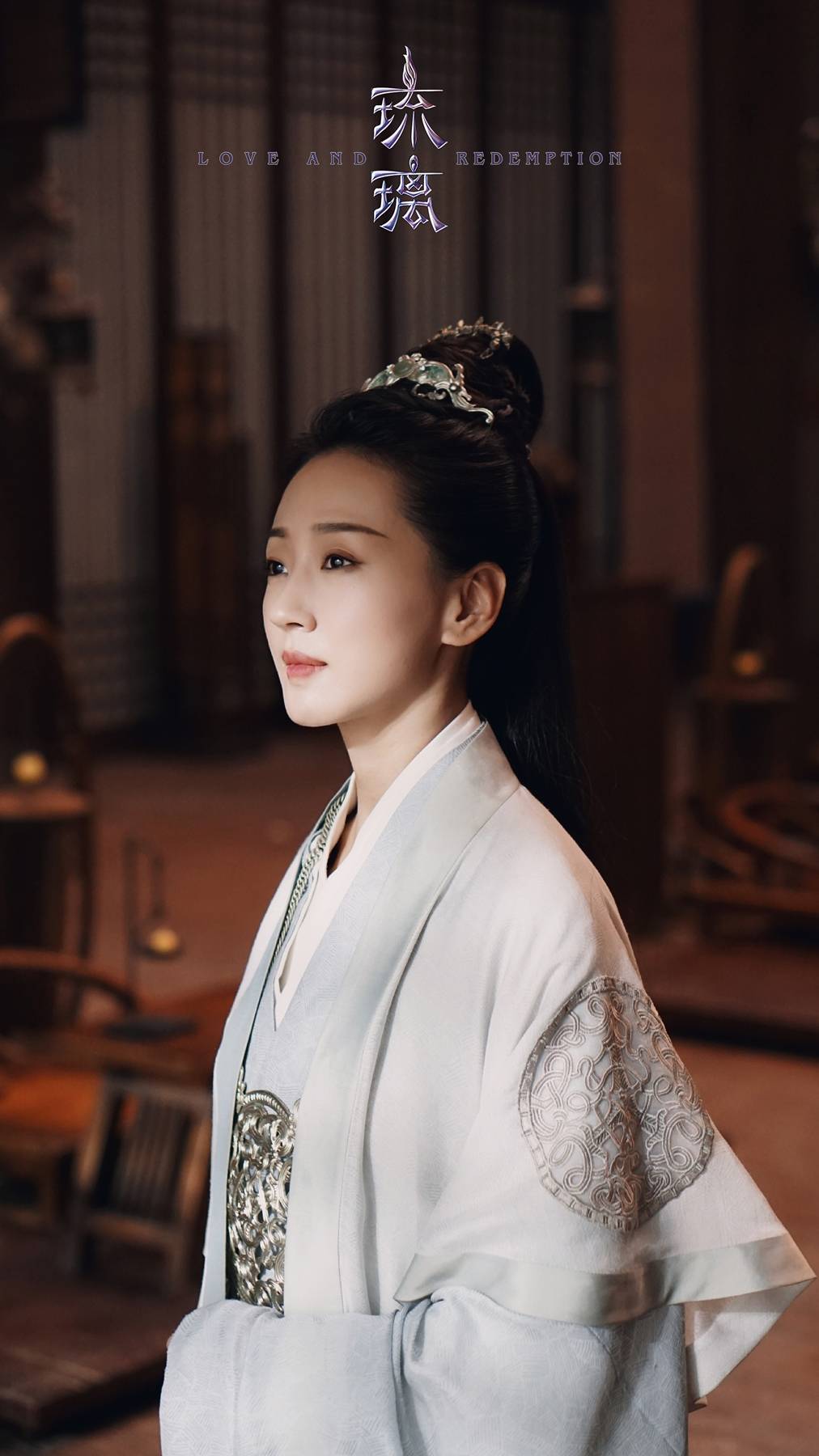 《琉璃》 闵春晓温柔一季让人心安在《琉璃》中,闵春晓一袭古装国风