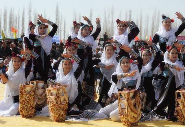 营,乐不可支,他们兵强马壮十分自负,每天做梦都想要与于阗人正面拼杀