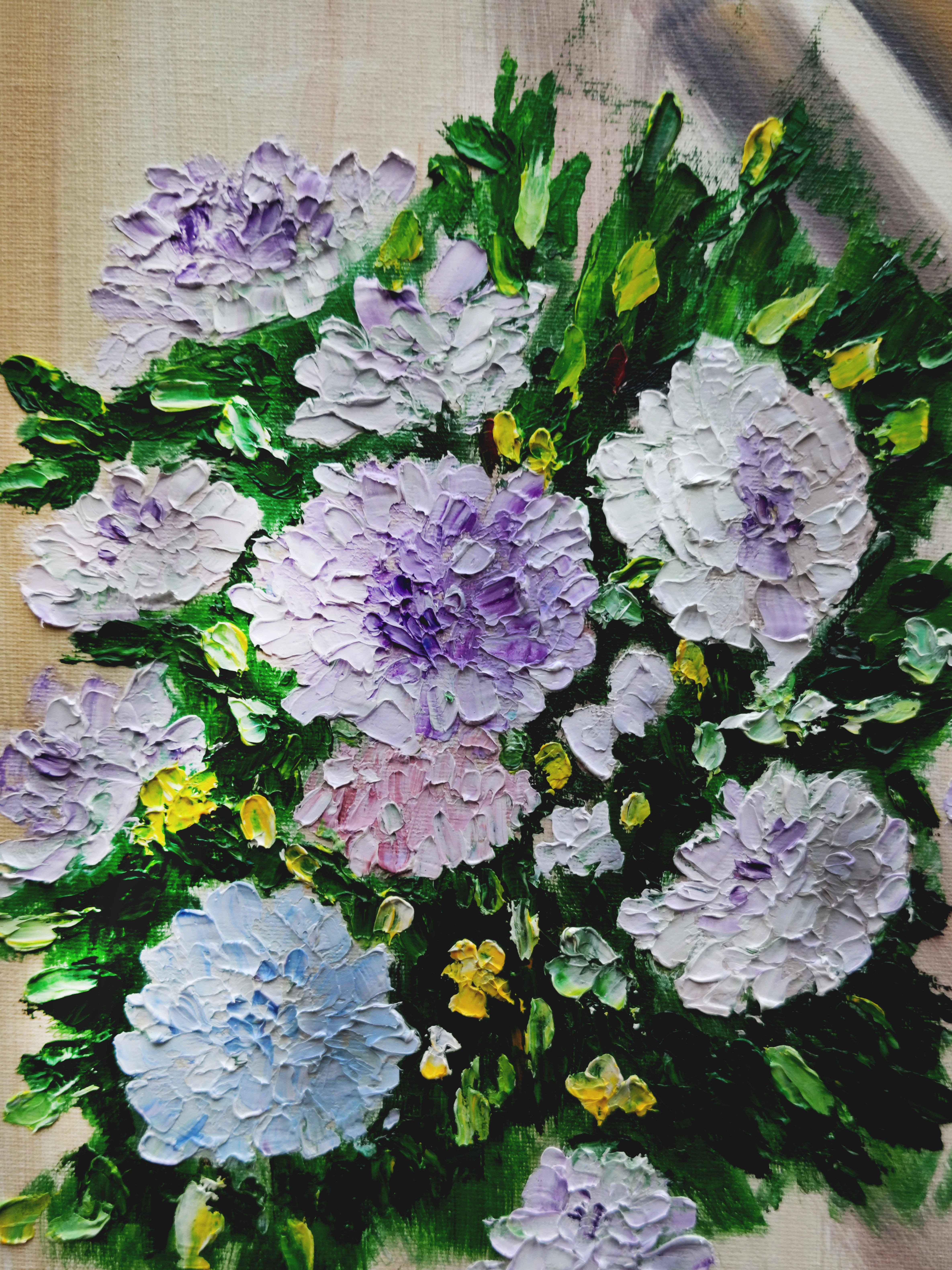胡维平油画作品桌上的小花