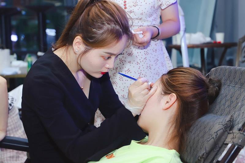在南宁纹绣师兼职怎么找