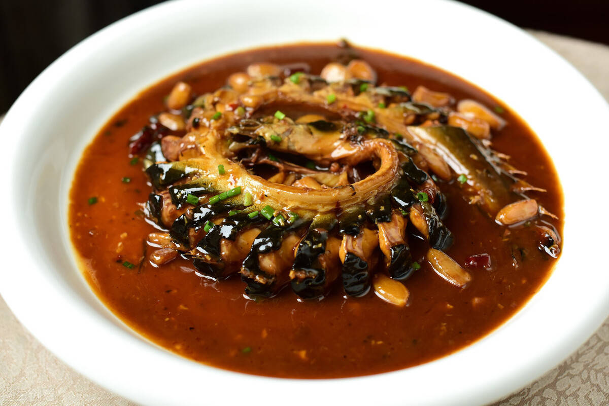 响油鳝丝鳝筒煲这2道家常做法滑嫩鲜香健康又有营养