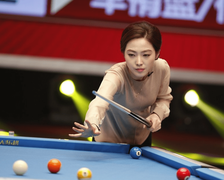她曾是"九球天后",嫁给大14岁的男友,未婚先孕后生活很幸福_手机搜狐