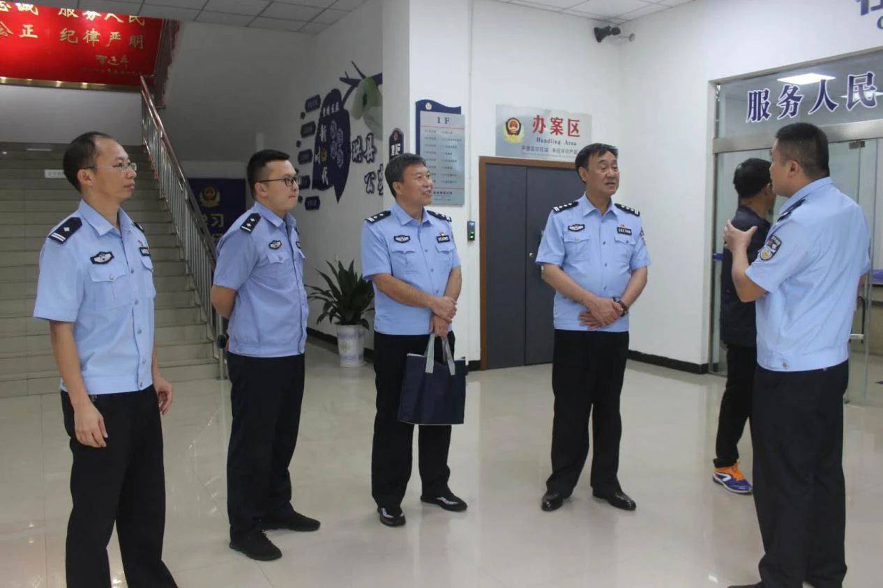 珙县政法委常务副书记蒋懿介绍了珙县教育整顿工作情况,与各政法部门