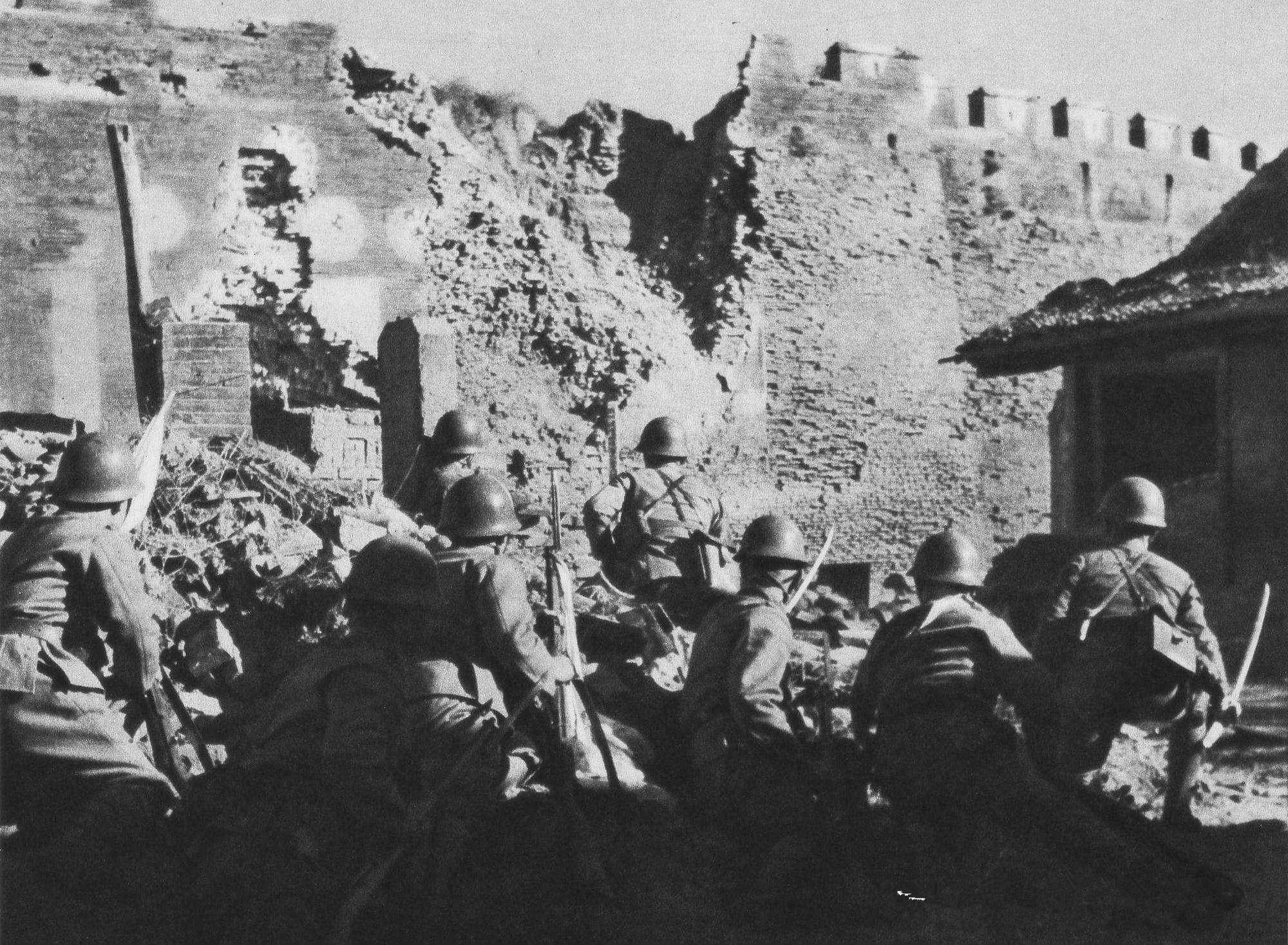 彭学儒毫不犹豫接受了任务,这么战将毕业于正规的陆军大学,在军中以"