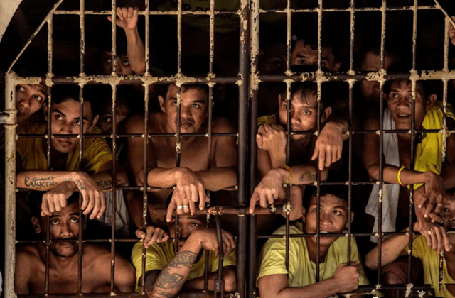 最孤独的囚犯一座监狱只剩一人聊天解闷只能找狱警