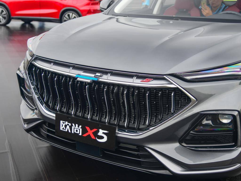 实拍长安欧尚x5 1.5t