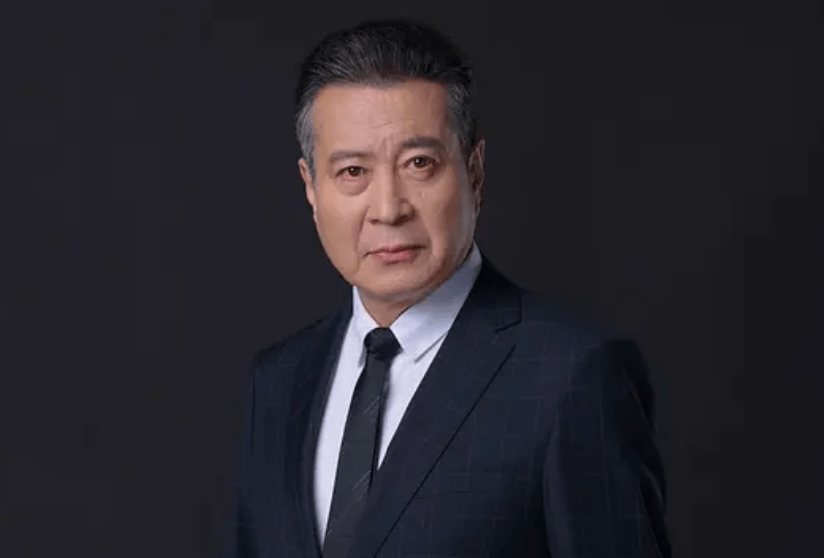 许文广:凭借"丁义珍"走红,出道40多年,成了"百变萌叔"