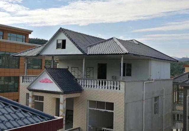 农村盖别墅平顶好还是坡顶好