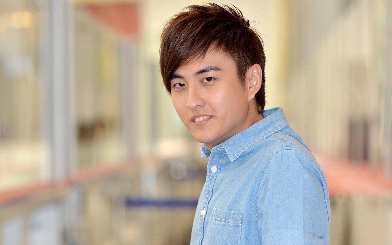 紧张陪产只睡1小时,老婆首曝正脸显不开心_黄靖伦