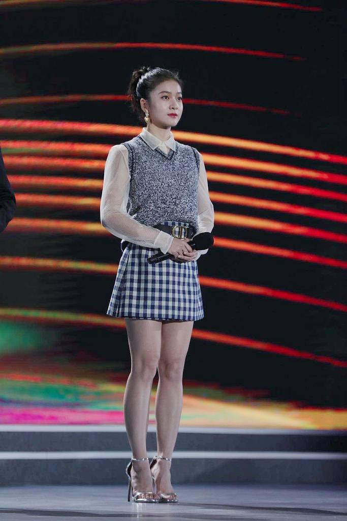 刘昊然彭昱畅亮相百花奖斗帅 姚晨徐帆女神范十足