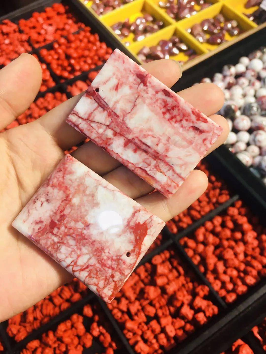 朱砂是什么东西?最近好多人都悄悄玩起了这个，它会是文玩界的新宠吗？