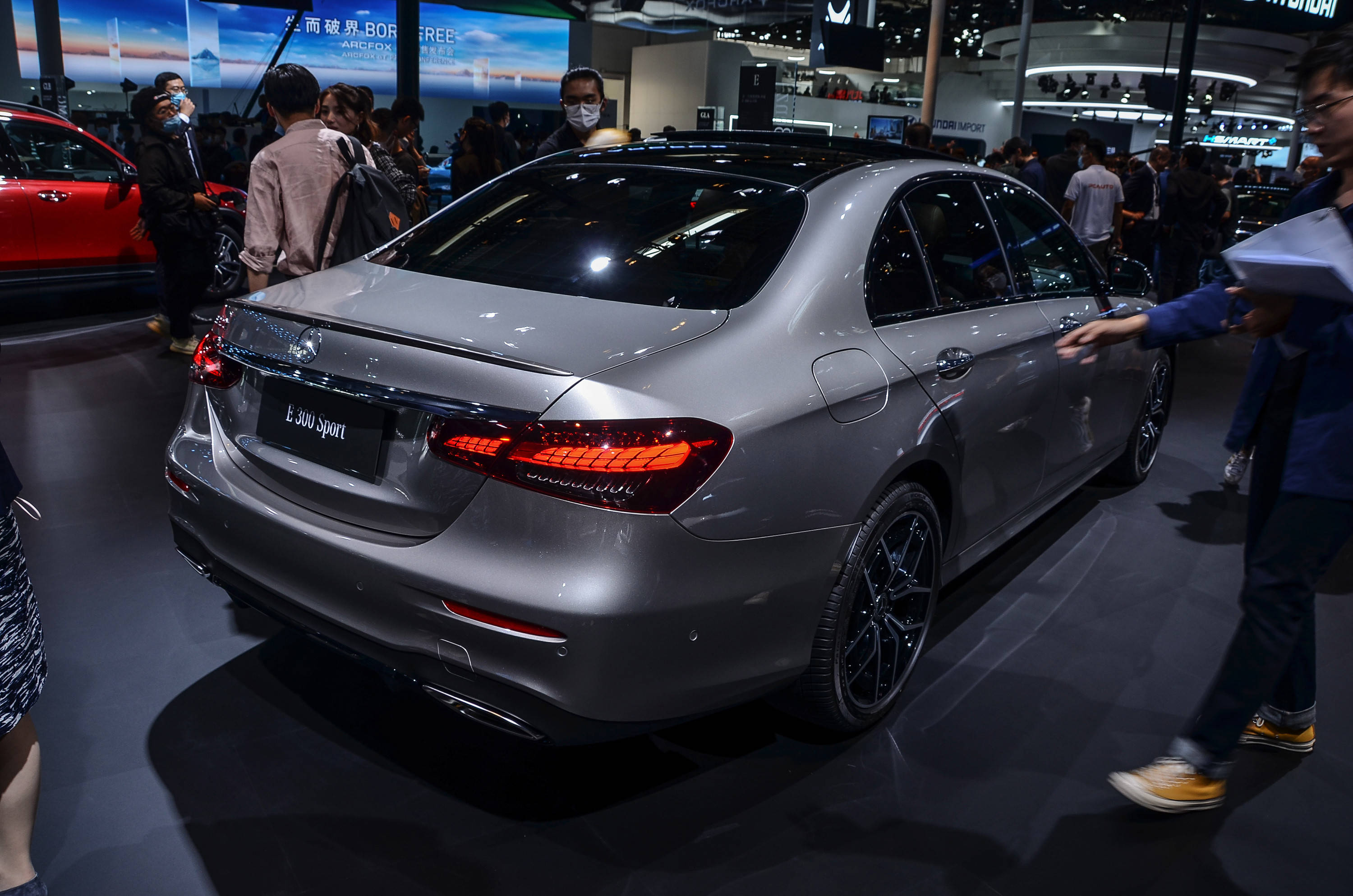 43.08万元起售 新款奔驰e-class亮相北京车展