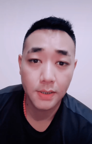 他4岁就已经红遍大江南北,如今36岁帅气稳重,成洪家班教官_陈嘉