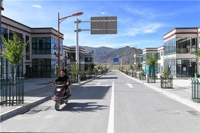 两次迁徙搬穷记海拔最高县双湖的战贫故事