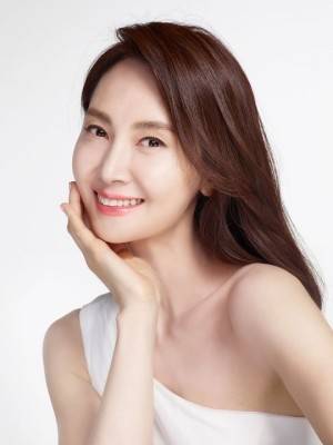 蔡时那年轻清纯可人 爱情的条件饰韩佳人姐姐 与丈夫已结婚20周年