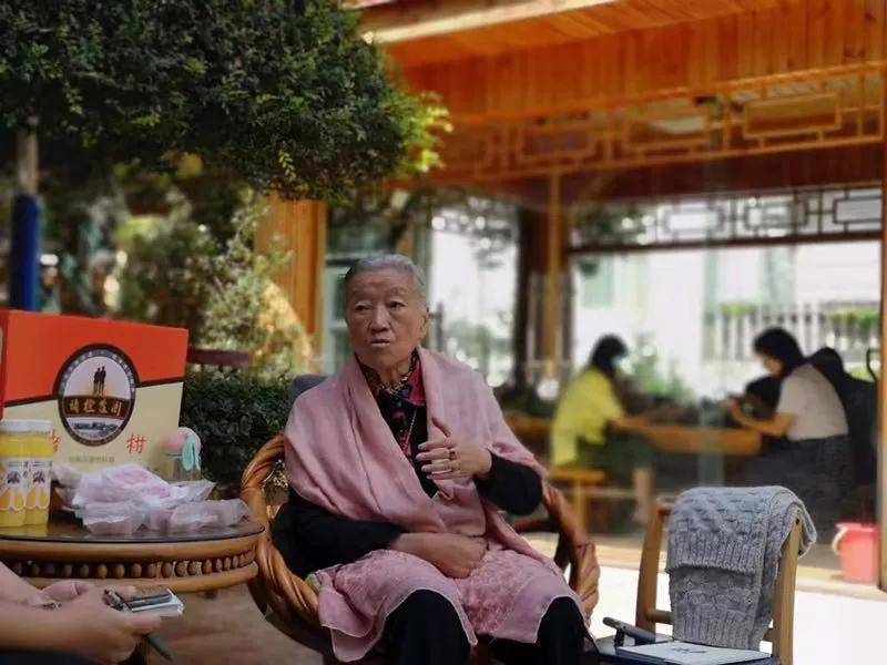 求是《小康》杂志社走进玉溪 专访褚橙庄园董事长马静芬