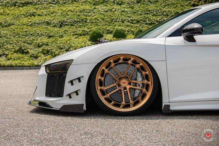 奧迪r8改裝vossen lc2-c1金色輪轂和賽車車身套件_手機搜狐網