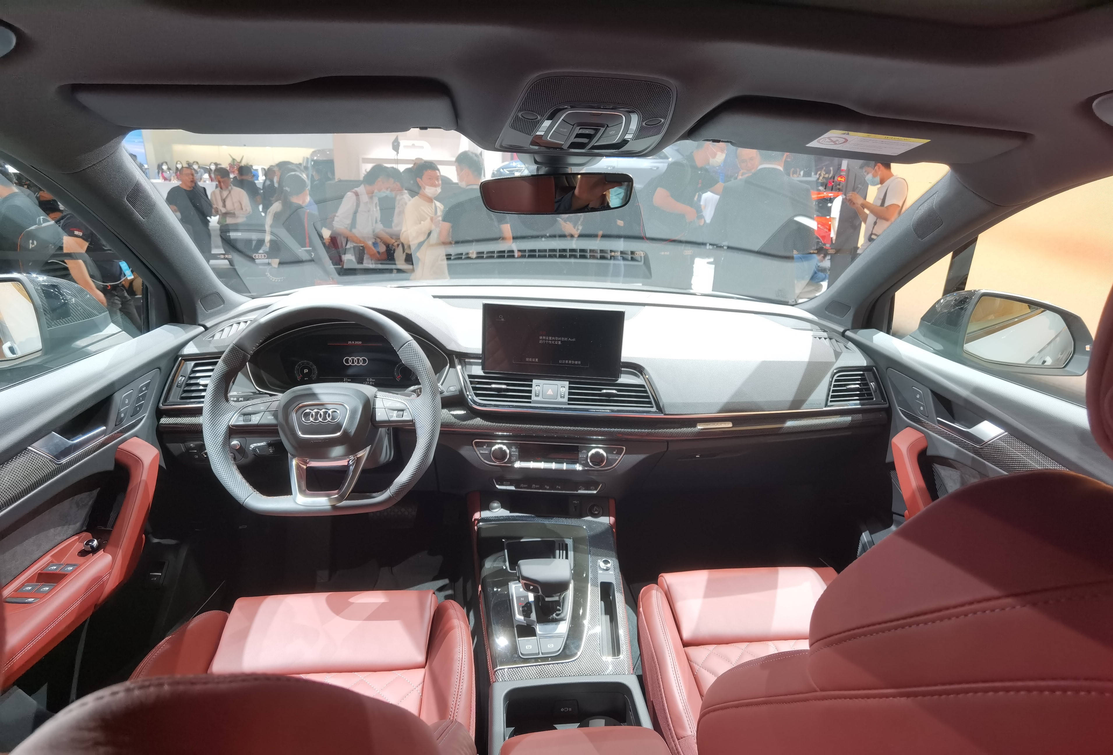 水泥灰配色 碳纤维后视镜?奥迪q5l sportback