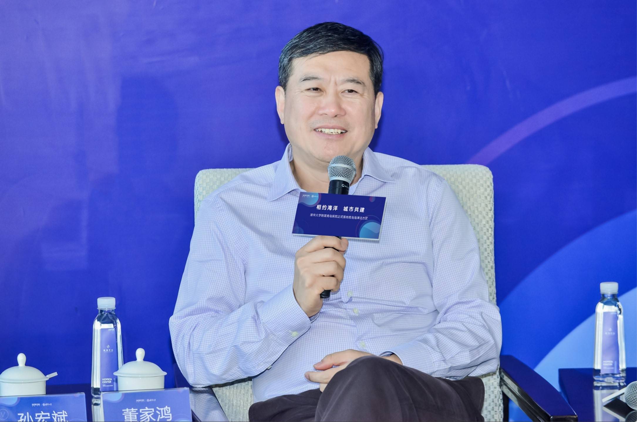 融创中国执行总裁兼北京区域集团总裁荆宏表示:"医疗康养链接国家经济