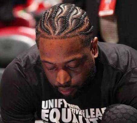 原创nba著名的垄沟头代言人韦德致敬偶像最帅的并不是甜瓜