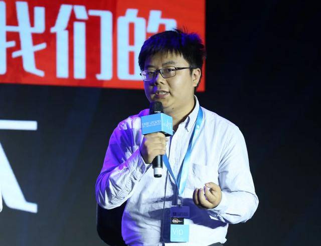 廖文龙:首先介绍一下环卫这个市场的特点,中国的环卫大部分集中在政府