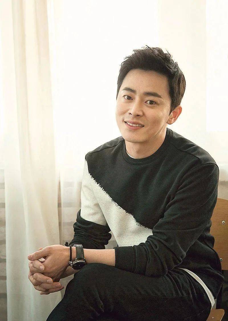 恭喜39岁知名韩星女儿出生陪老婆上产后瑜伽班被封绝种好男人