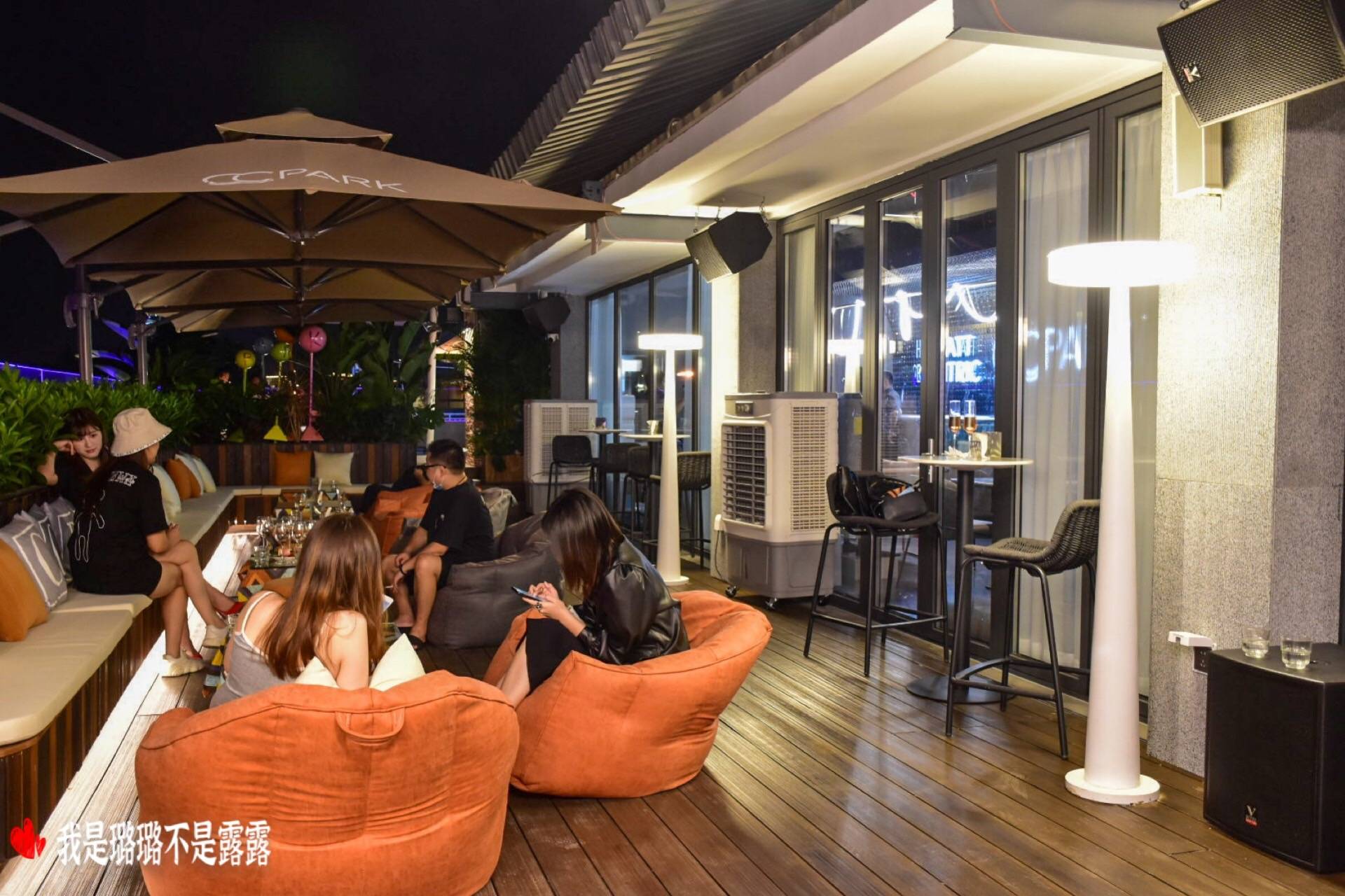 海风轻拂,厦门曾厝垵的这家小酒馆可盐可甜