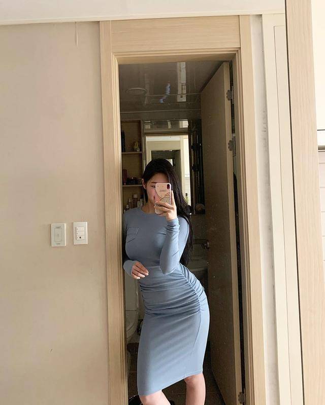 韩国瑜伽女王身材前凸后翘大胸腹肌翘臀一个不少身体柔软