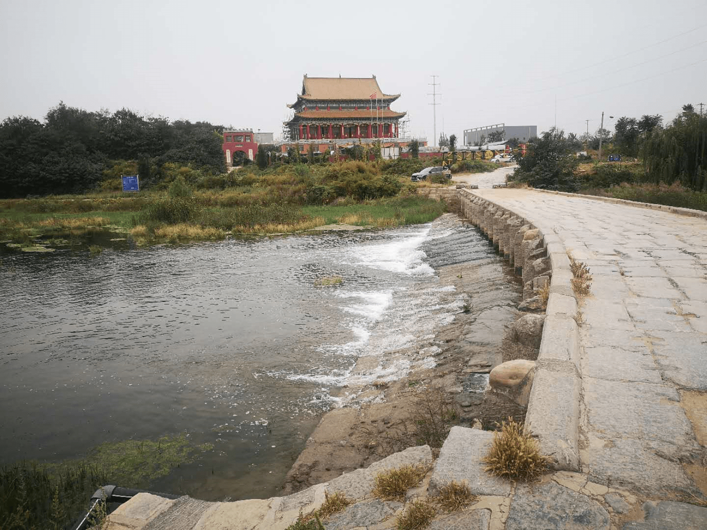 鹤壁动态:新世纪广场装扮一新迎双节;淇河补水了?