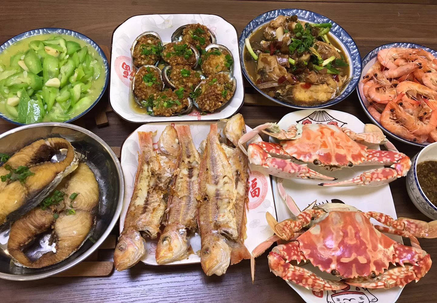 各地网友晒中秋晚饭有的丰盛有的讲究看到最后一个心酸了