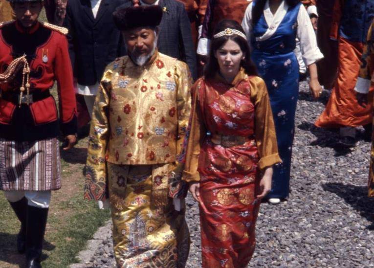 美国女孩远嫁锡金王室,宁愿放弃美国国籍,末代王后最终狼狈回国_手机